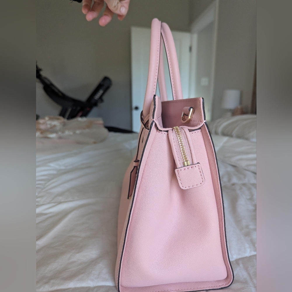 Kate Spade Light Pink Purse With Zipper And Optional Strap - Picture 2 of 5